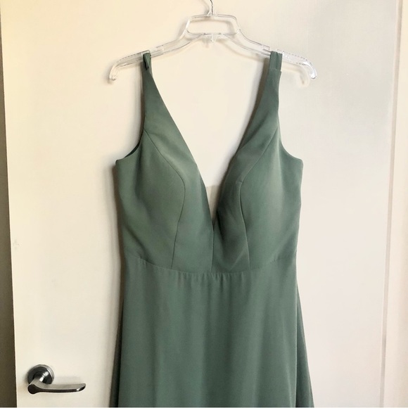 Sorella Vita size AU18 dusty green bridesmaids dress - Picture 2 of 7